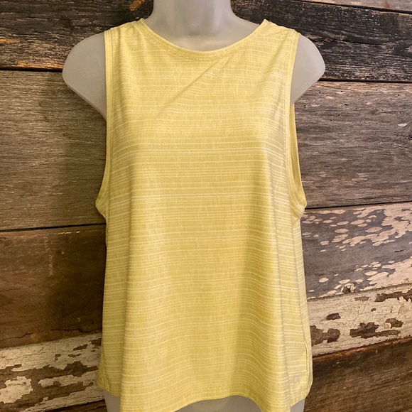 EUC GapFit Tall Breathe Muscle Tank - Picture 1 of 7